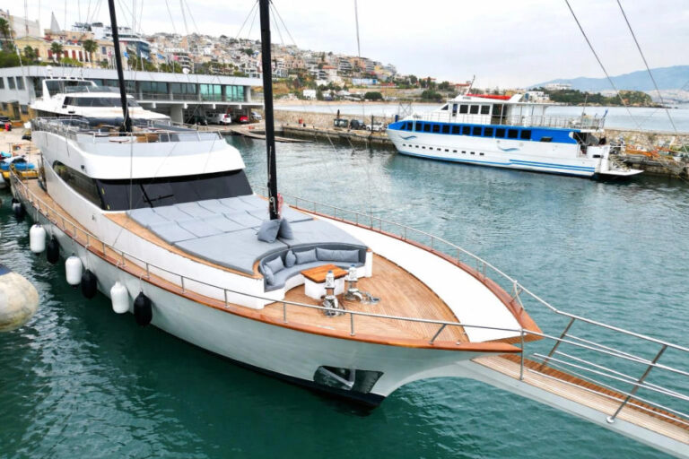 13-sailing-yacht-100-21.webp