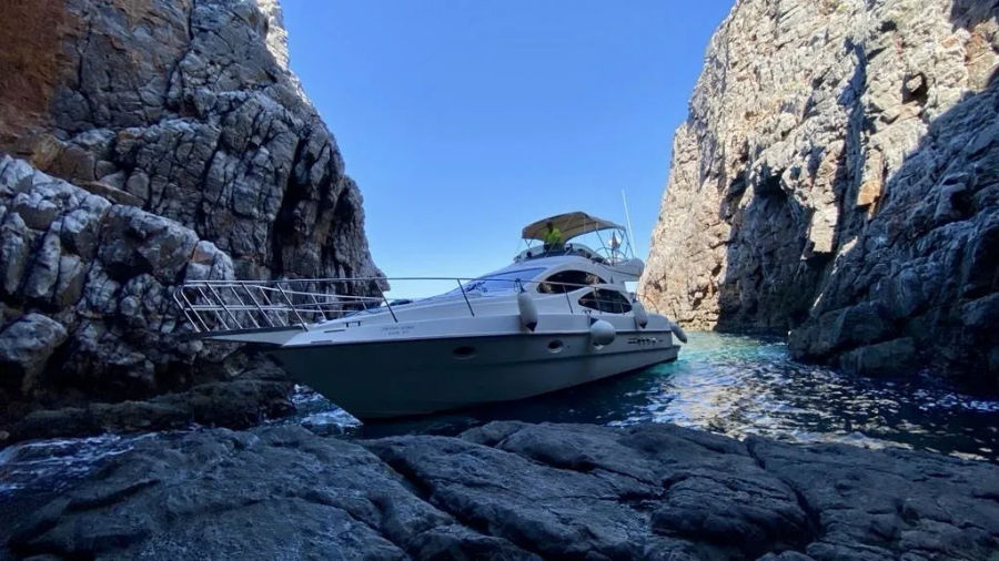 Azimut 42 Private Cruise in Crete – Elounda & Spinalonga | Events on Board