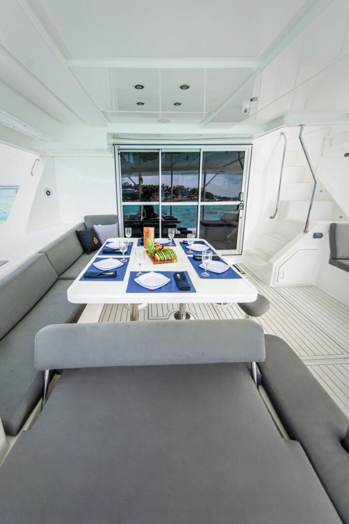 10-Hour Luxury Cruise to TYE Island on Leopard 51 Powercat: Snorkel, Explore & Indulge Events on Board