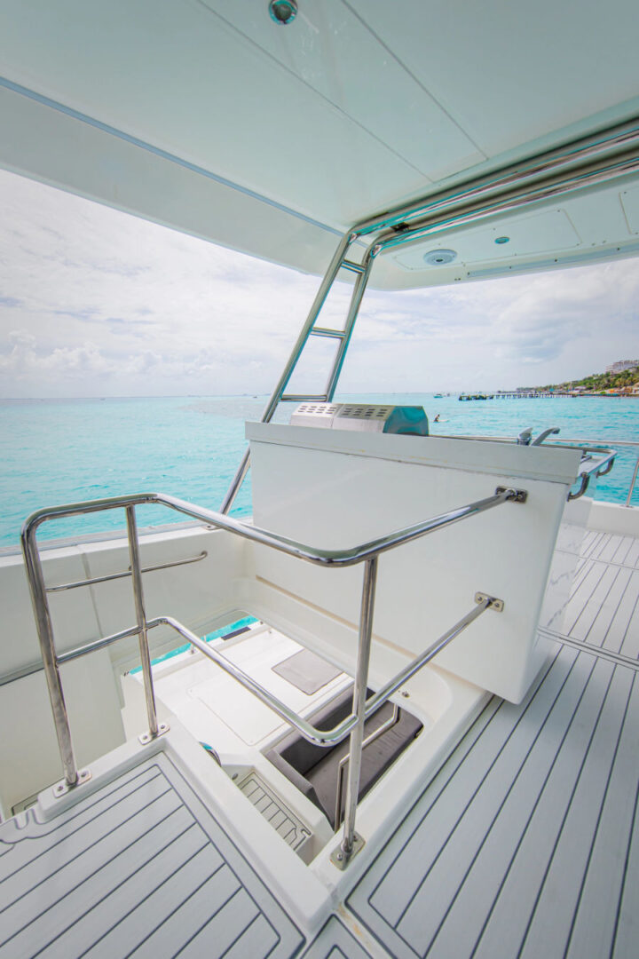 10-Hour Luxury Cruise to TYE Island on Leopard 51 Powercat: Snorkel, Explore & Indulge Events on Board