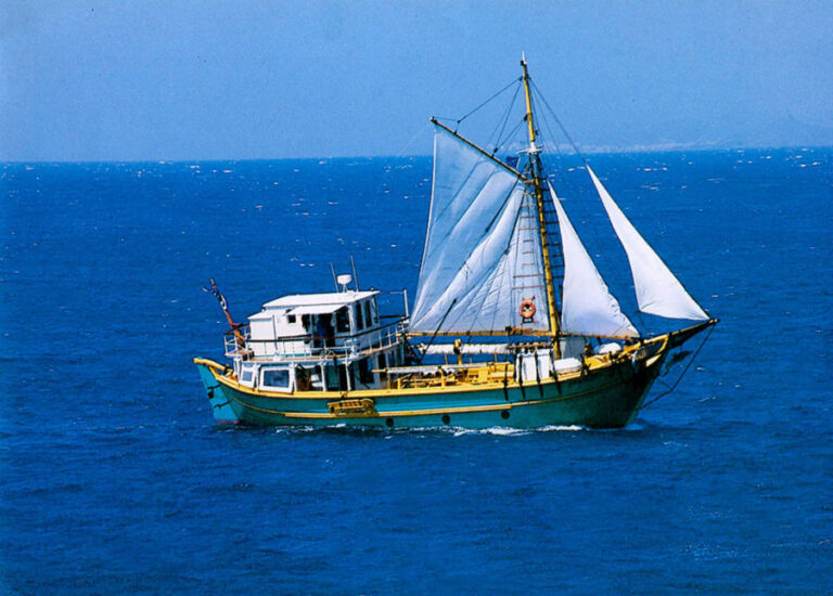 Mykonos Gulet 71ft motor sailer private cruise Golden Yachting and Sailing 3.webp