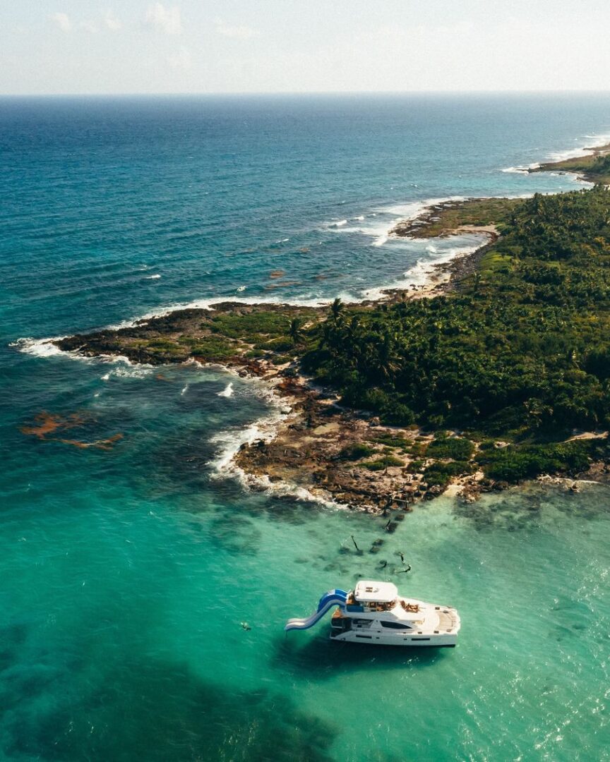 Uncover_the_Natural_Paradise_of_Isla_Contoy_Events_on_Board_