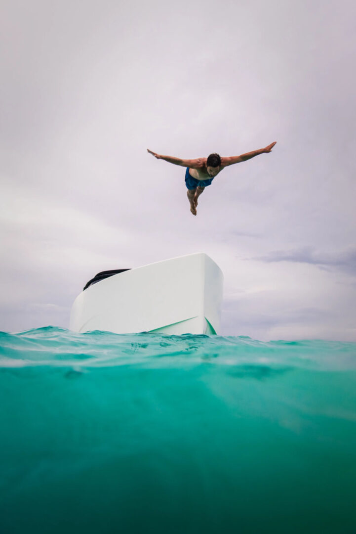 Luxury 4-Hour Cozumel Cruise on Van Dutch 40: Snorkeling, Sunbathing & Indulgence Events on Board