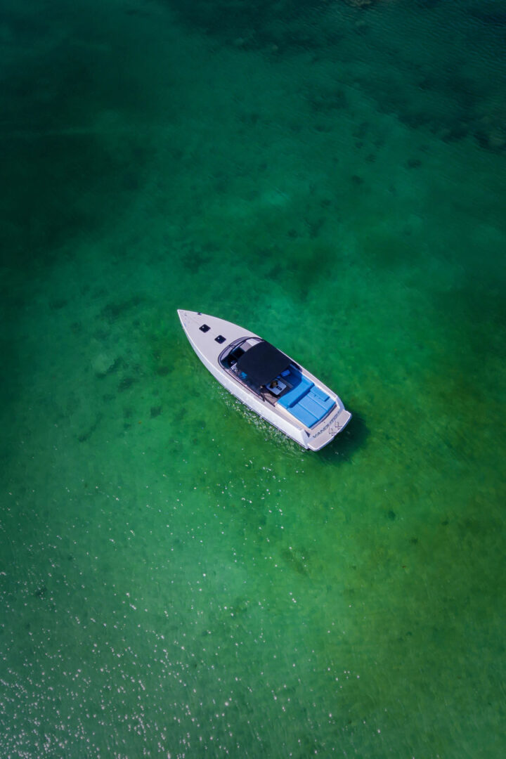 Luxury 4-Hour Cozumel Cruise on Van Dutch 40: Snorkeling, Sunbathing & Indulgence Events on Board
