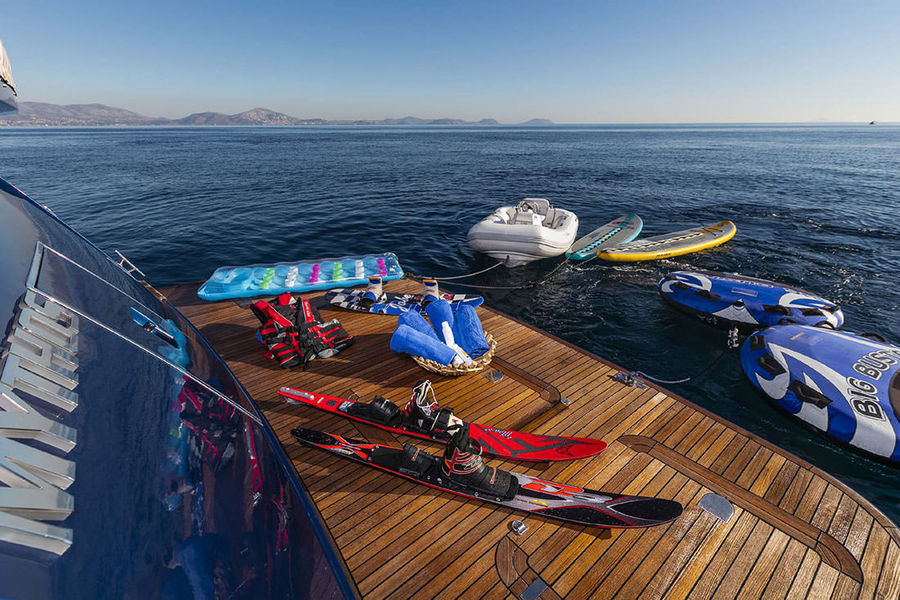 mythos g water toys.jpg